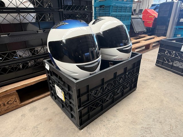 8x helm o.a. vito, agv - afbeelding 1 van  6