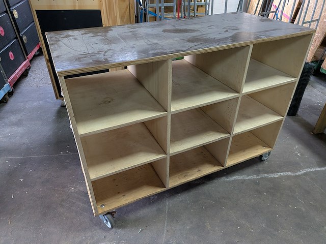 8x houten showroom meubels - afbeelding 3 van  23