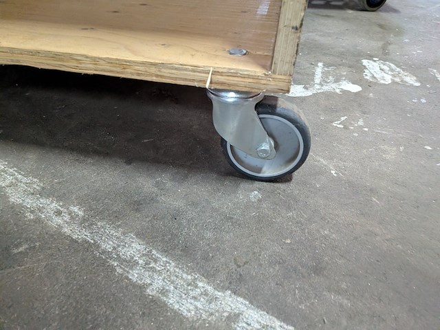 8x houten showroom meubels - afbeelding 5 van  23