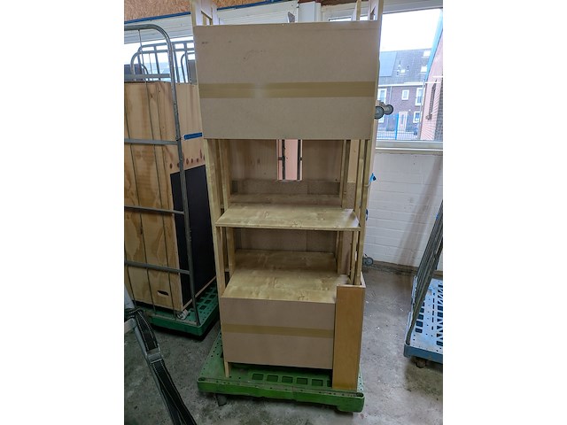 8x houten showroom meubels - afbeelding 6 van  23