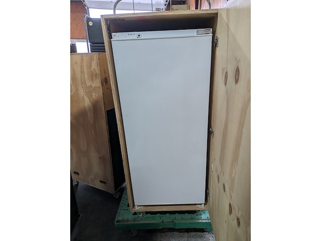 8x houten showroom meubels - afbeelding 11 van  23