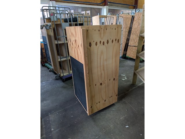 8x houten showroom meubels - afbeelding 20 van  23