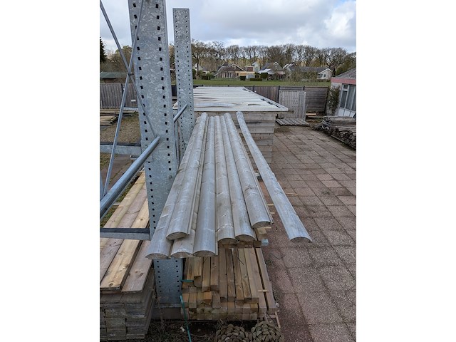 8x houtenplank/gevelbekleding - afbeelding 1 van  5