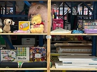 8x inhoud stellingvak w.o. speelgoed, gezelschapsspellen, hobbyartikelen w.o. tonies, kikkerland, ravensburger