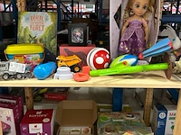 8x inhoud stellingvak w.o. speelgoed, gezelschapsspellen, hobbyartikelen w.o. tonies, kikkerland, ravensburger - afbeelding 12 van  24
