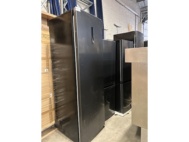 8x koel-vriescombinatie/koelkast/vriezer chiq - afbeelding 1 van  9