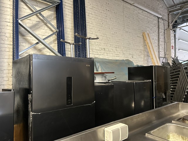 8x koel-vriescombinatie/koelkast/vriezer chiq - afbeelding 2 van  9