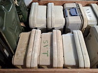 8x koelbox, jerrycans en metalen frames, o.a. blanco - afbeelding 2 van  10