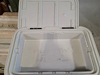 8x koelbox, jerrycans en metalen frames, o.a. blanco - afbeelding 5 van  10