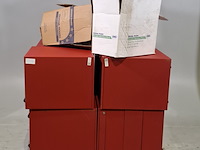 8x ladeblok en diverse monitoren