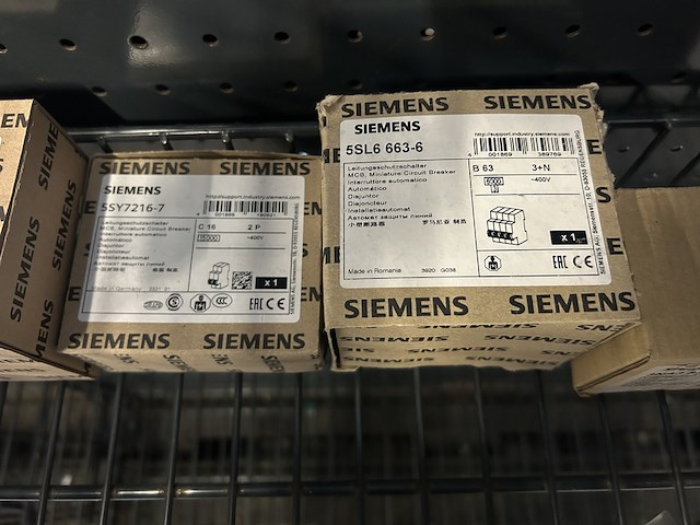 8x meterkast toebehoren w.o. aardlekschakelaar, kabel- en geleider beveiliging siemens - afbeelding 4 van  7