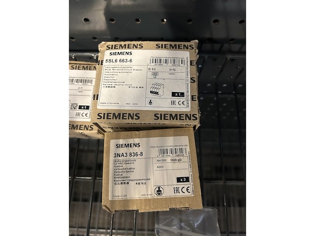 8x meterkast toebehoren w.o. aardlekschakelaar, kabel- en geleider beveiliging siemens - afbeelding 6 van  7
