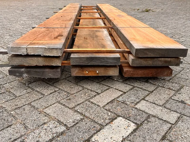 8x mora hardhouten balken fijnbezaagd, 50x300mm, lengte 400cm - afbeelding 3 van  3