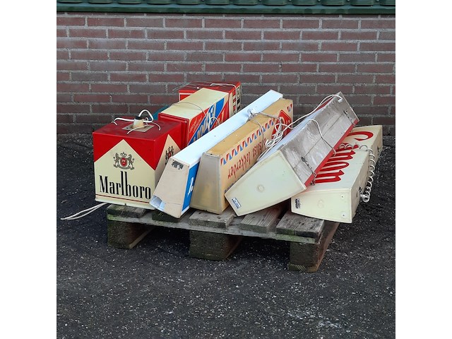 8x nostalgische lichtreclame borden - afbeelding 1 van  9