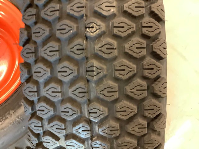 8x ongebruikt bridgestone 24x8.50-12 band met velg - afbeelding 5 van  9