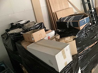 8x pallet met div. artikelen o.a. zeilen, goodiebags, gezichtsmaskers - afbeelding 2 van  9