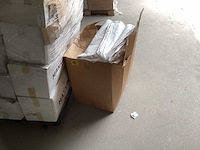 8x pallet met div. artikelen o.a. zeilen, goodiebags, gezichtsmaskers - afbeelding 3 van  9