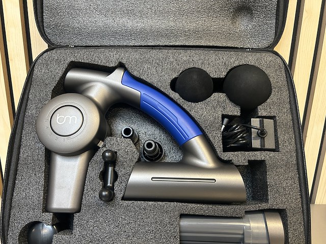 8x premium massage gun in koffer met opzetstukken, bluemay - afbeelding 2 van  14