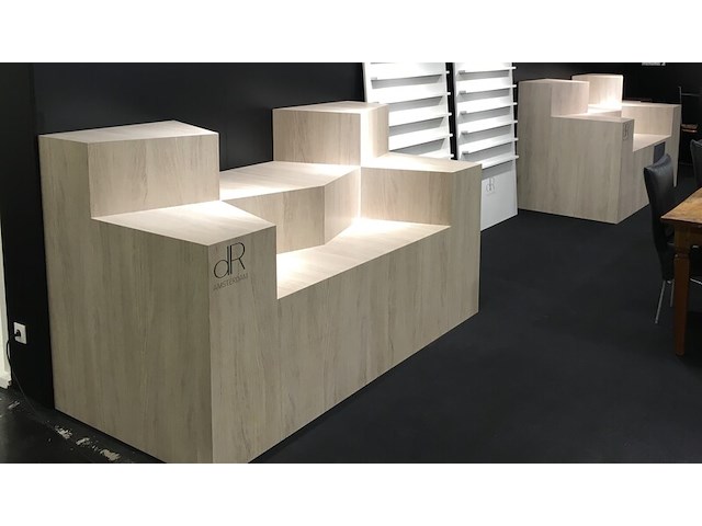 8x presentatiemeubels, houtnerf - afbeelding 9 van  13