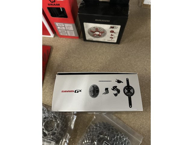 8x racefiets onderdelen w.o. shifters, cassettes, sram - afbeelding 8 van  10