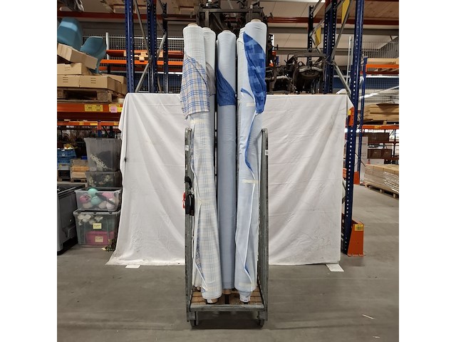 8x rol bont bedrukte tricot bekledingsstof - afbeelding 1 van  11