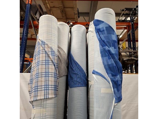 8x rol bont bedrukte tricot bekledingsstof - afbeelding 4 van  11