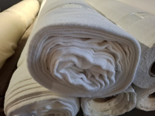 8x rol witte bedtextiel assorti - afbeelding 8 van  12