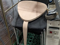 8x rolcontainer gevuld met diverse kantoor en magazijn goederen - afbeelding 3 van  16