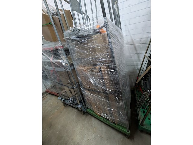 8x rolcontainer gevuld met diverse kantoor en magazijn goederen - afbeelding 5 van  16
