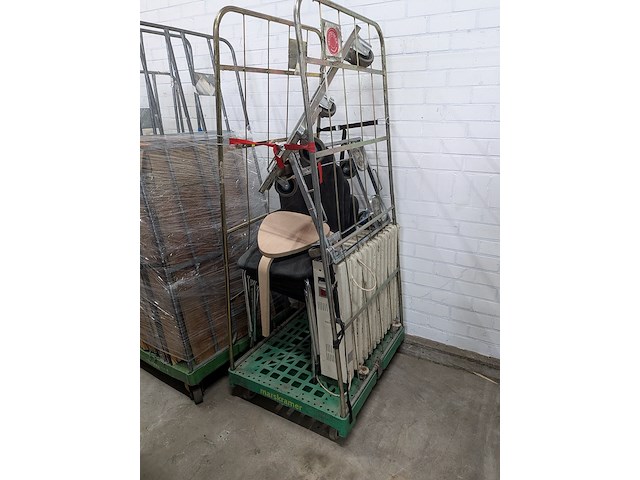 8x rolcontainer gevuld met diverse kantoor en magazijn goederen - afbeelding 16 van  16