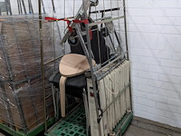 8x rolcontainer gevuld met diverse kantoor en magazijn goederen - afbeelding 16 van  16