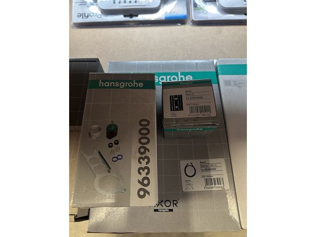 8x sanitair, badkamer toebehoren w.o. hansgrohe - afbeelding 5 van  9