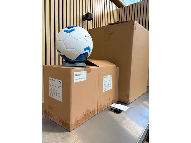 8x slimme voetbal met bewegingssensoren maat 5 met oplader en kabel insait joy - afbeelding 9 van  9
