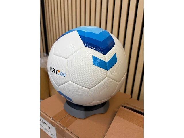 8x slimme voetbal met bewegingssensoren maat 5 met oplader en kabel insait joy - afbeelding 3 van  9