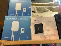 8x smart home-artikelen, slimme thermostaten en energiebesparende apparatuur, w.o. honeywell, remeha, plugwise - afbeelding 2 van  7