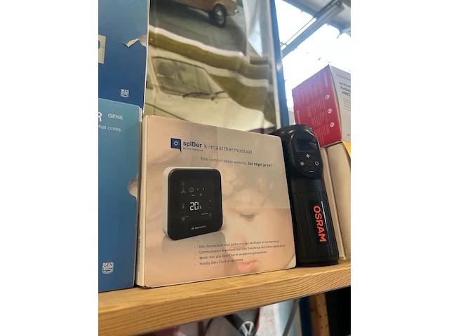 8x smart home-artikelen, slimme thermostaten en energiebesparende apparatuur, w.o. honeywell, remeha, plugwise - afbeelding 6 van  7