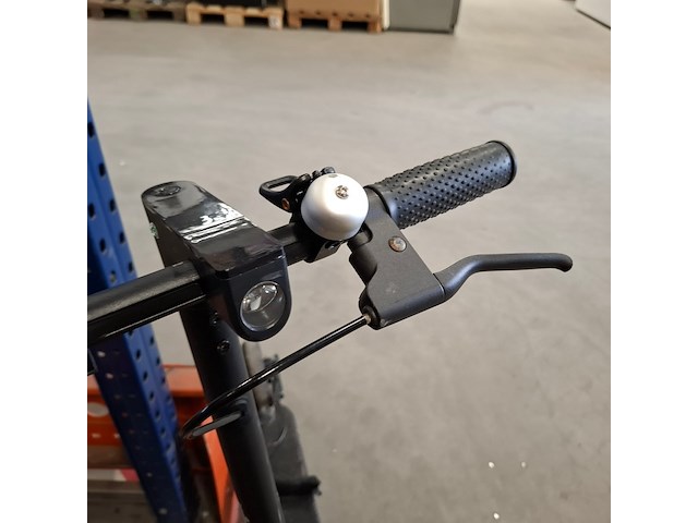 8x step, 2x hooverboard en opvouwbare scootmobiel, o.a. technozom, airbike - afbeelding 7 van  61