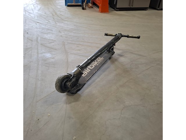 8x step, 2x hooverboard en opvouwbare scootmobiel, o.a. technozom, airbike - afbeelding 14 van  61