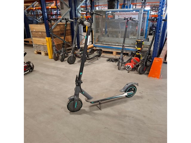8x step, 2x hooverboard en opvouwbare scootmobiel, o.a. technozom, airbike - afbeelding 19 van  61