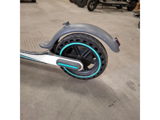 8x step, 2x hooverboard en opvouwbare scootmobiel, o.a. technozom, airbike - afbeelding 22 van  61
