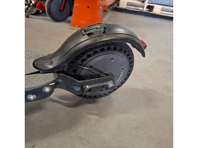 8x step, 2x hooverboard en opvouwbare scootmobiel, o.a. technozom, airbike - afbeelding 30 van  61