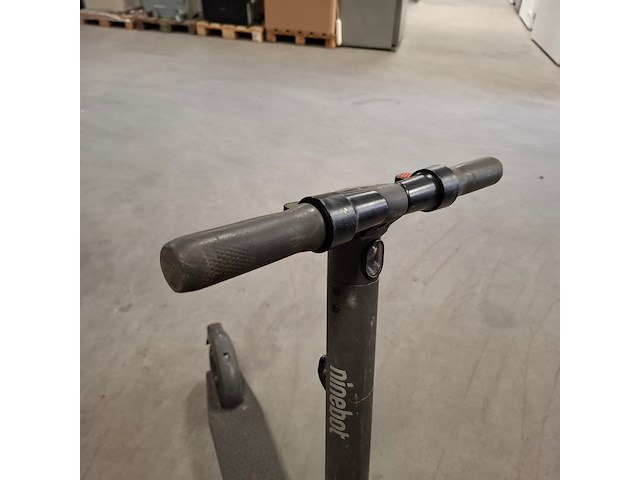 8x step, 2x hooverboard en opvouwbare scootmobiel, o.a. technozom, airbike - afbeelding 40 van  61