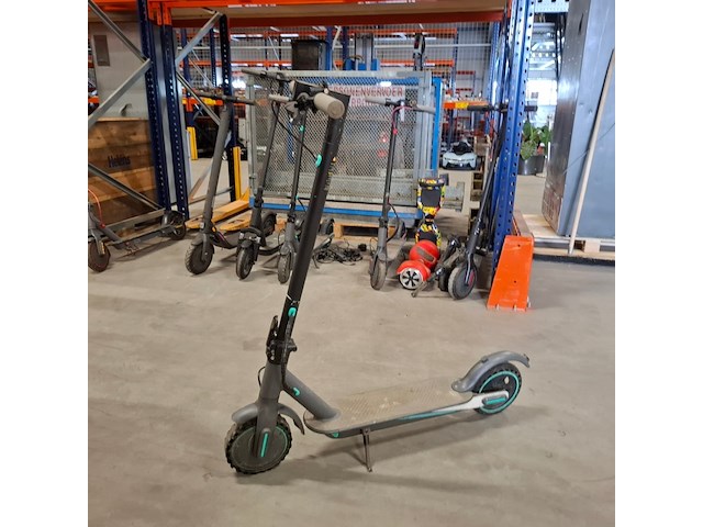 8x step, 2x hooverboard en opvouwbare scootmobiel, o.a. technozom, airbike - afbeelding 42 van  61