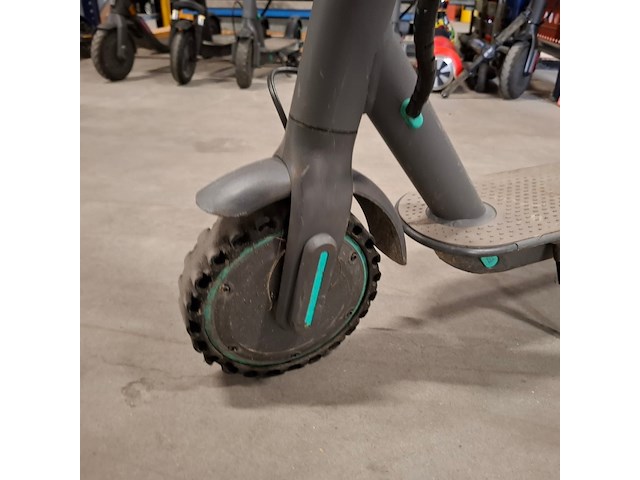 8x step, 2x hooverboard en opvouwbare scootmobiel, o.a. technozom, airbike - afbeelding 44 van  61