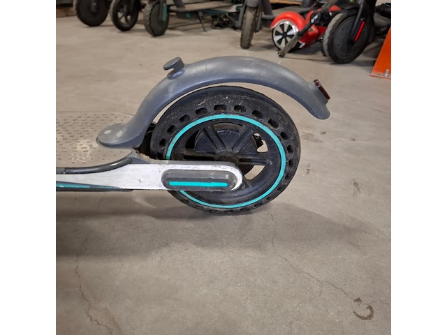 8x step, 2x hooverboard en opvouwbare scootmobiel, o.a. technozom, airbike - afbeelding 46 van  61