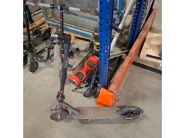 8x step, 2x hooverboard en opvouwbare scootmobiel, o.a. technozom, airbike - afbeelding 51 van  61