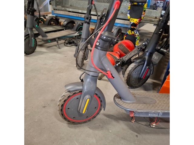 8x step, 2x hooverboard en opvouwbare scootmobiel, o.a. technozom, airbike - afbeelding 52 van  61