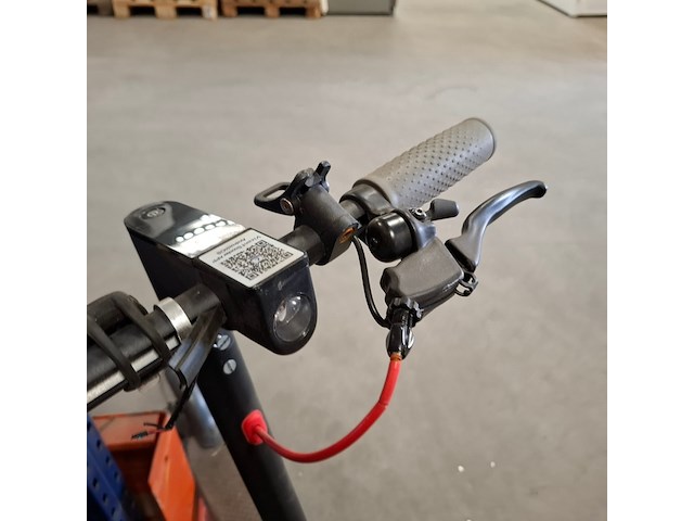 8x step, 2x hooverboard en opvouwbare scootmobiel, o.a. technozom, airbike - afbeelding 55 van  61