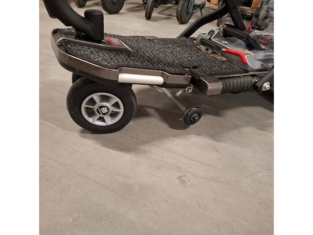 8x step, 2x hooverboard en opvouwbare scootmobiel, o.a. technozom, airbike - afbeelding 45 van  61