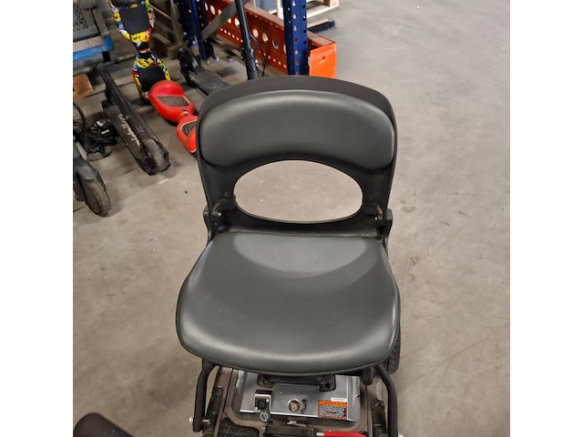 8x step, 2x hooverboard en opvouwbare scootmobiel, o.a. technozom, airbike - afbeelding 59 van  61
